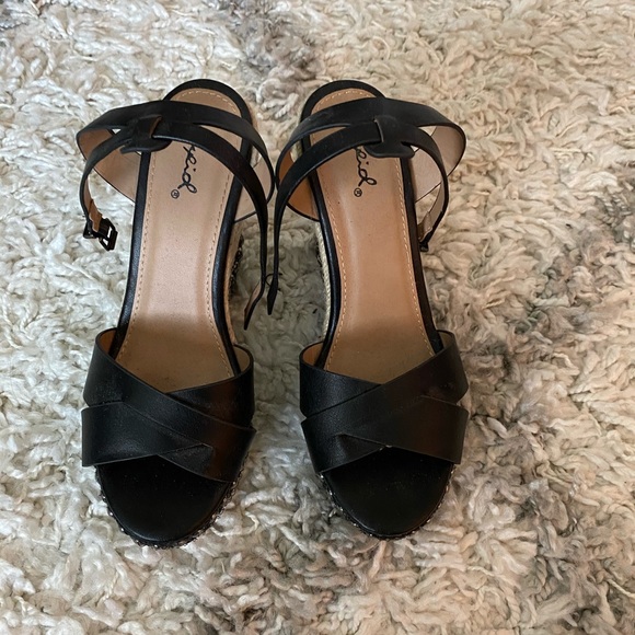 Black wedges - Picture 2 of 3